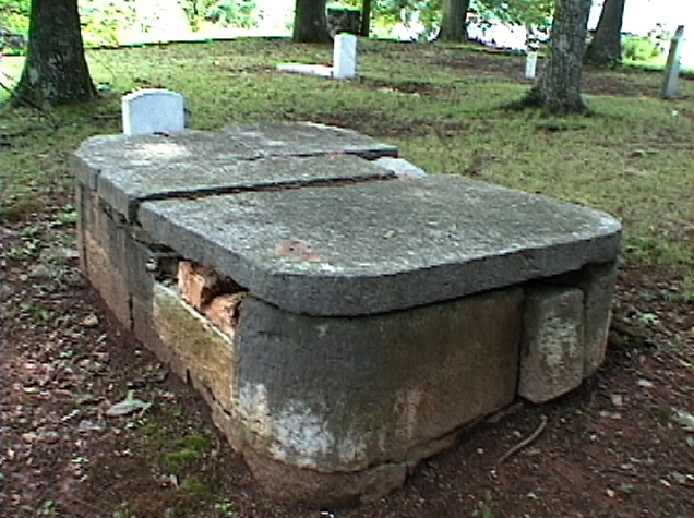 Pathkiller's tomb, New Echota, june 2001