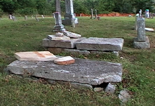 Hixson family table tomb, Bledsoe County, Tennessee